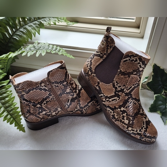 KIM ROGERS Faux Brown Faux Snakeskin Low Heel Brandi Booties | Size 8 (NIB) - Picture 3 of 7